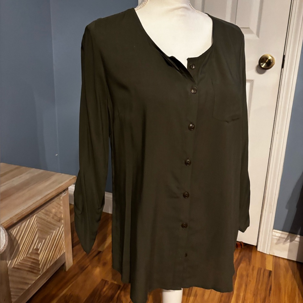 Roz & Ali Dark Olive Green 3/4 Sleeve Button Down Blouse one front pocket